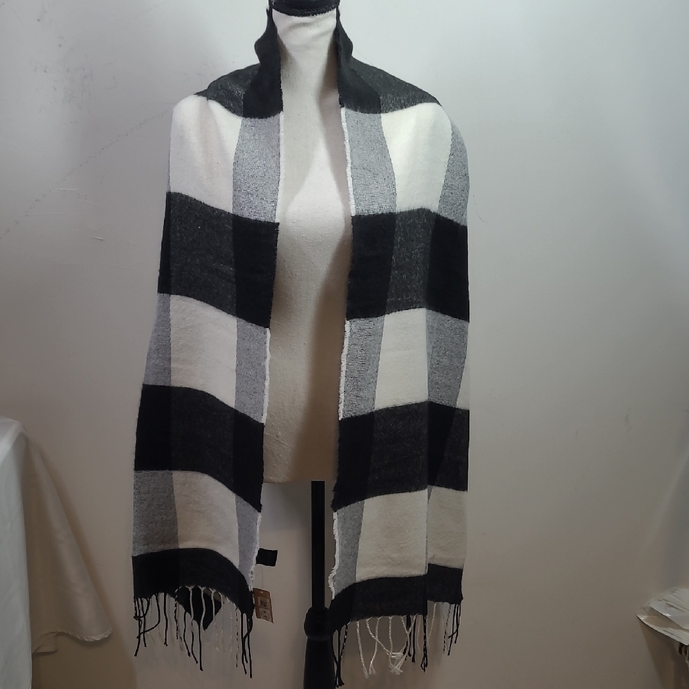 Steve Madden Black and White Checkered Scarf